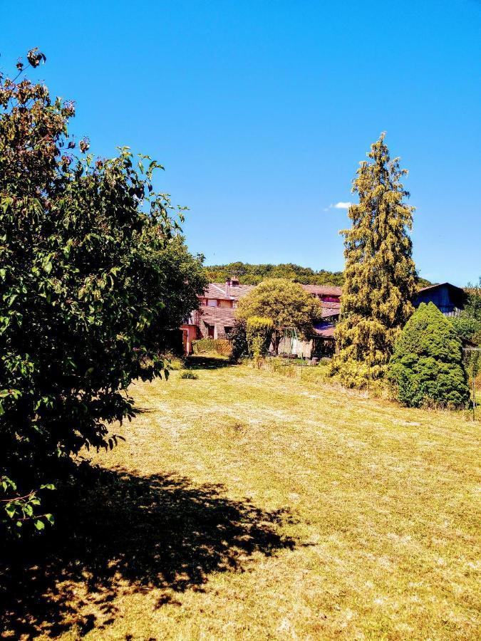 Chez Jul Hotell Bulligny Exteriör bild